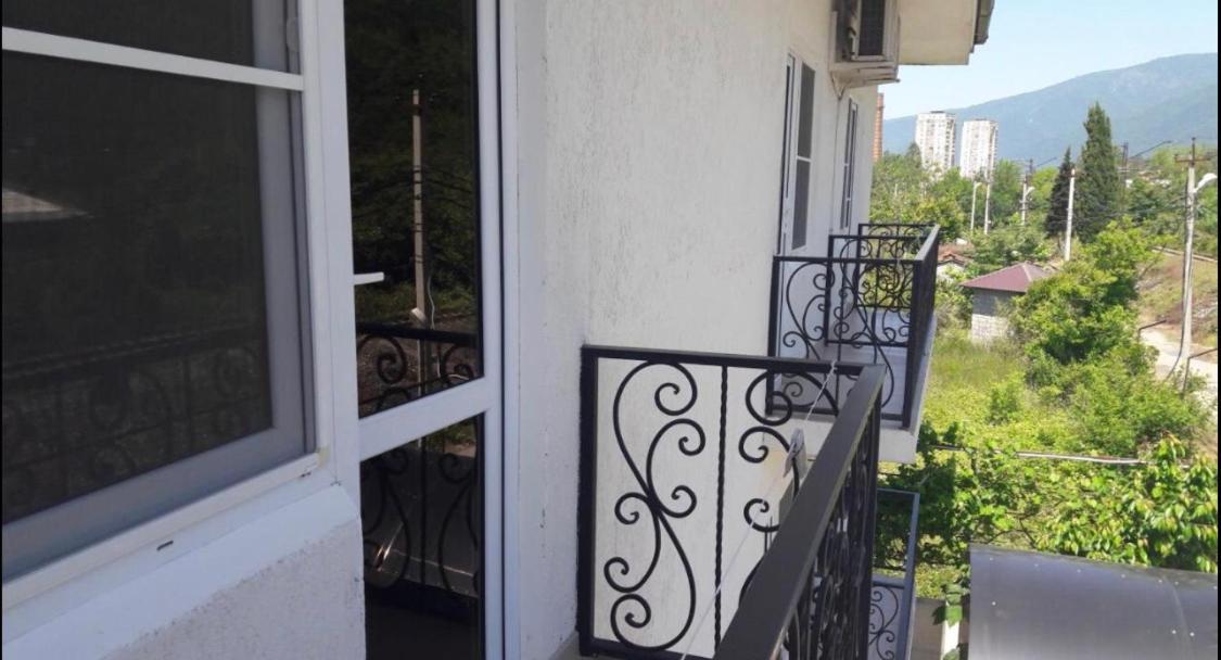 Mini-Hotel Yanson 2 Gagra Ngoại thất bức ảnh