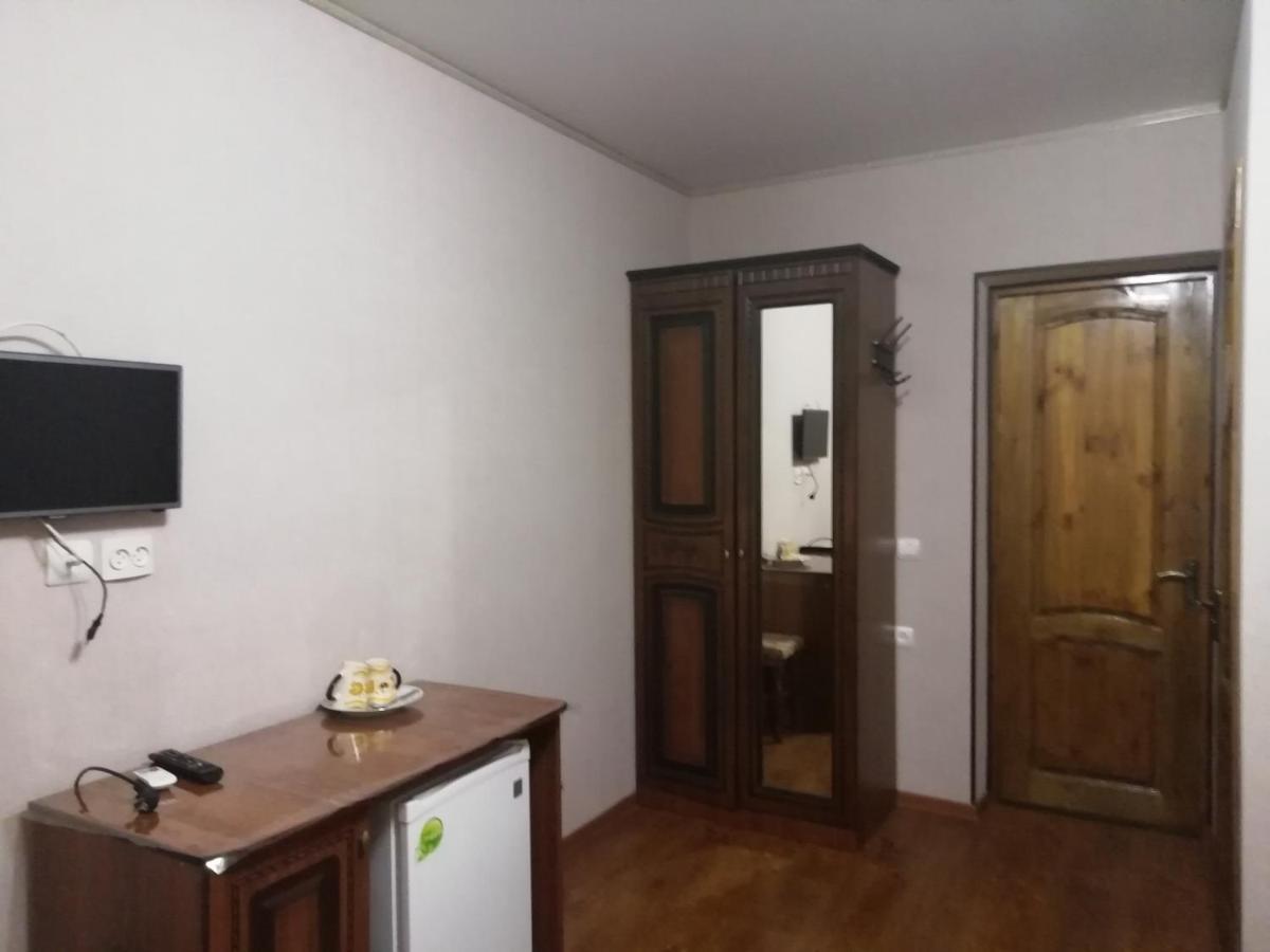 Mini-Hotel Yanson 2 Gagra Ngoại thất bức ảnh